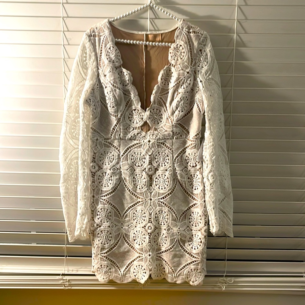 Love triangle fully lined lace dress.  Australian size 16, US size 12.